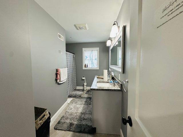 83 Federal St, Agawam, MA 01001