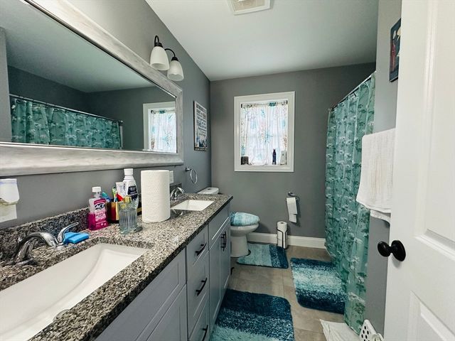 83 Federal St, Agawam, MA 01001