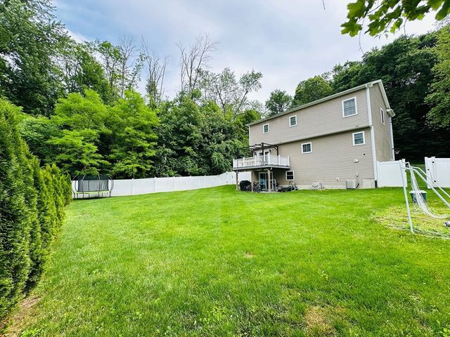83 Federal St, Agawam, MA 01001