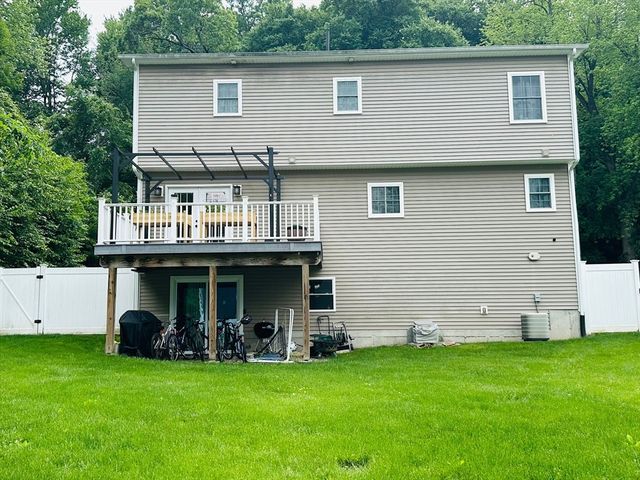 83 Federal St, Agawam, MA 01001