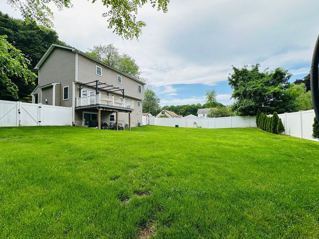 83 Federal St, Agawam, MA 01001