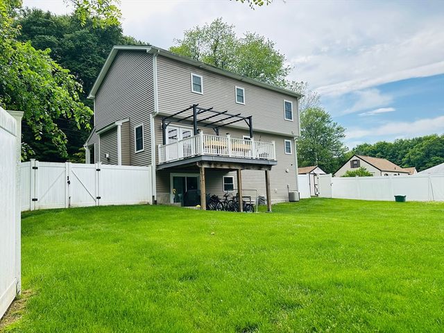 83 Federal St, Agawam, MA 01001