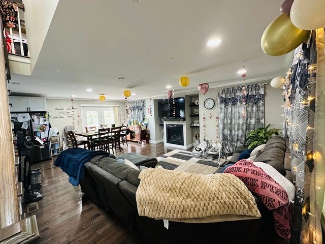 83 Federal St, Agawam, MA 01001