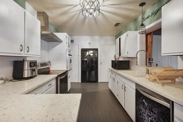 126 Wilson Ave, Modesto, CA 95354