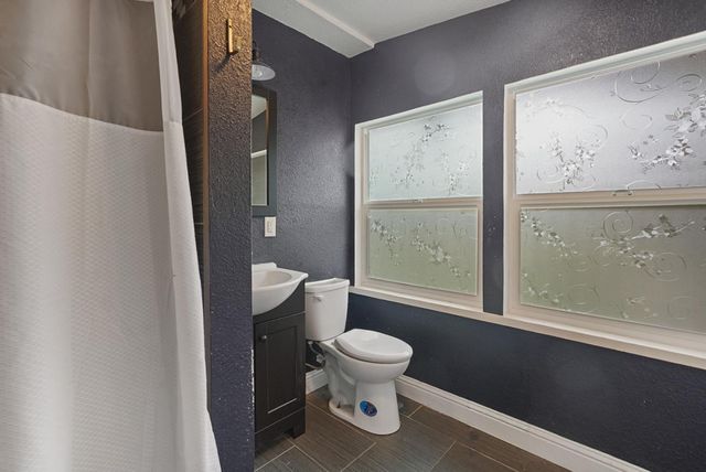 126 Wilson Ave, Modesto, CA 95354