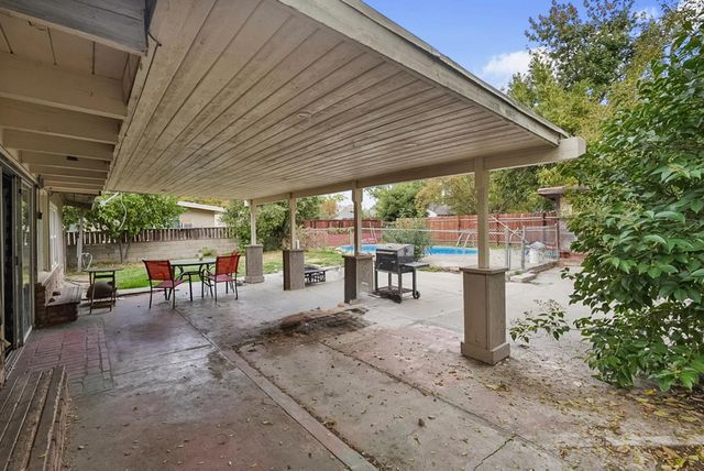 126 Wilson Ave, Modesto, CA 95354