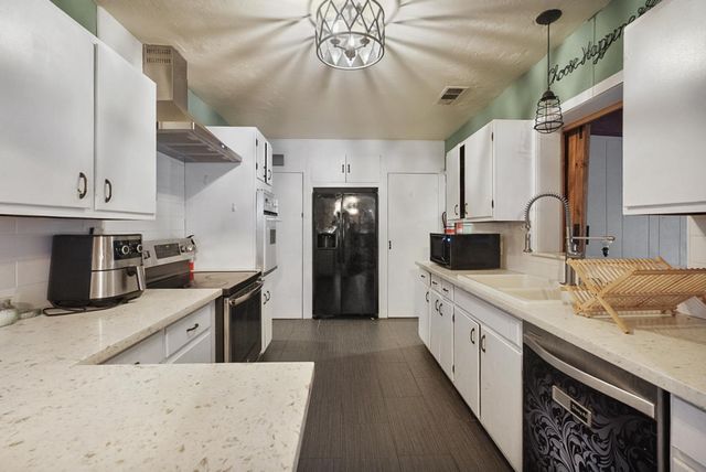 126 Wilson Ave, Modesto, CA 95354