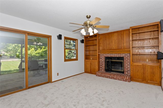 1006 SE Peterson Drive, Ankeny, IA 50021
