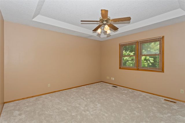 1006 SE Peterson Drive, Ankeny, IA 50021