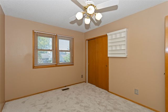 1006 SE Peterson Drive, Ankeny, IA 50021
