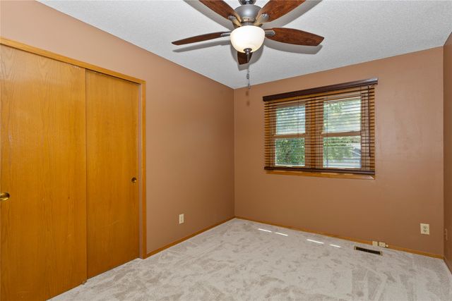 1006 SE Peterson Drive, Ankeny, IA 50021