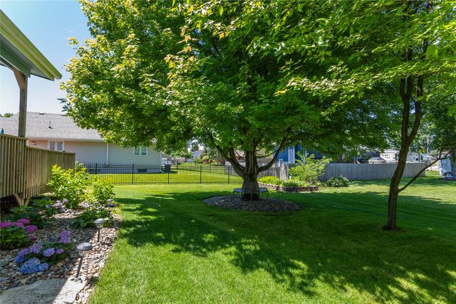 1006 SE Peterson Drive, Ankeny, IA 50021