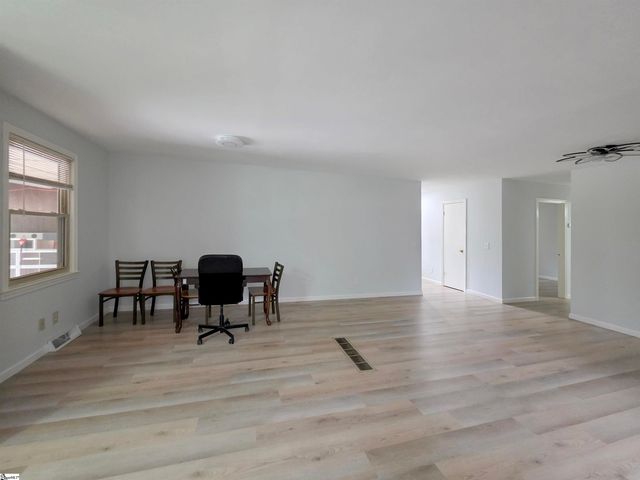 700 Welcome Avenue Extension, Greenville, SC 29611