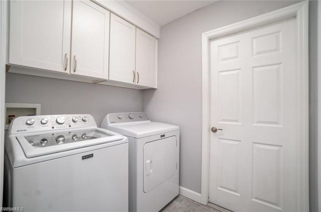 844 SW 17th TER, Cape Coral, FL 33991