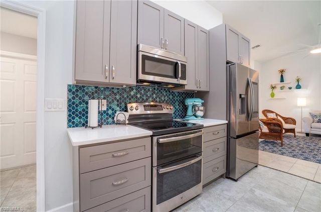 844 SW 17th TER, Cape Coral, FL 33991