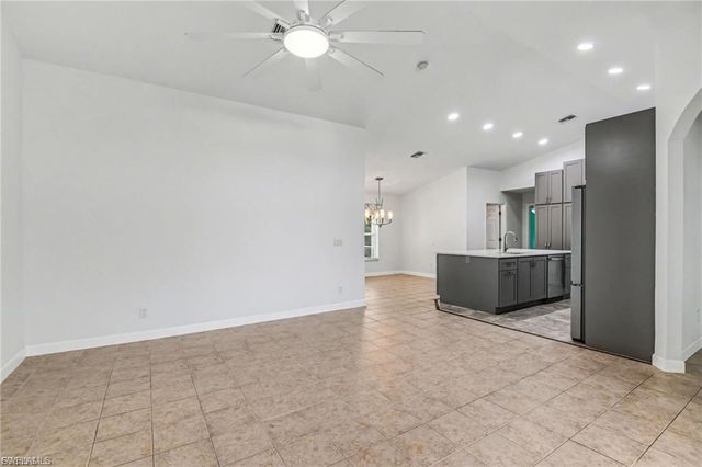 844 SW 17th TER, Cape Coral, FL 33991