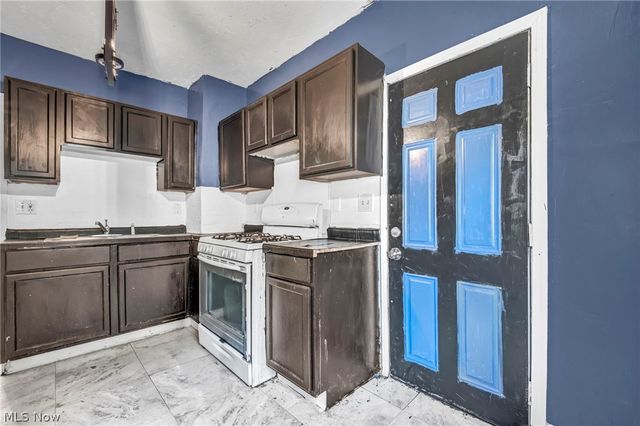 9908 Bessemer Avenue, Cleveland, OH 44104