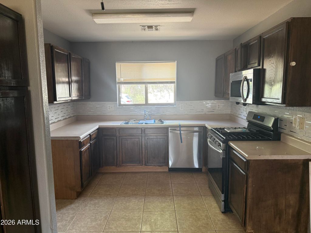 1033 E COWBOY COVE Trail, San Tan Valley, AZ 85143 — photo 3