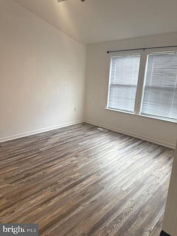 526 CROSSWINDS DR, Charles Town, WV 25414