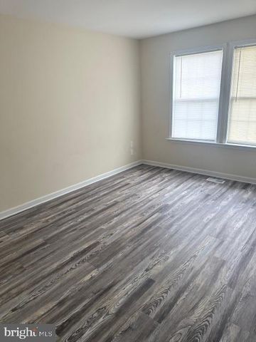 526 CROSSWINDS DR, Charles Town, WV 25414