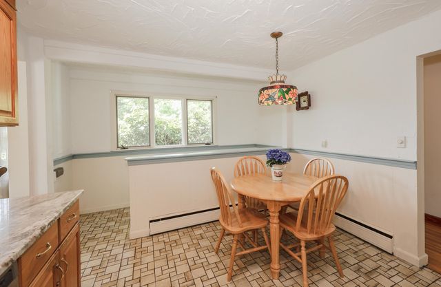 68 Robinson Road, Nashua, NH 03060