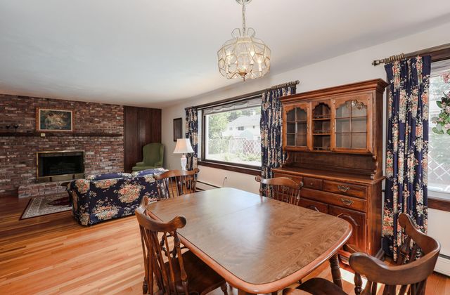 68 Robinson Road, Nashua, NH 03060