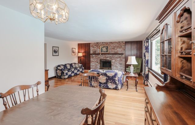 68 Robinson Road, Nashua, NH 03060