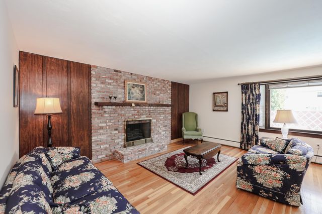 68 Robinson Road, Nashua, NH 03060