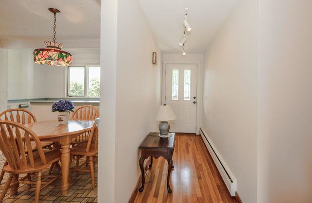 68 Robinson Road, Nashua, NH 03060