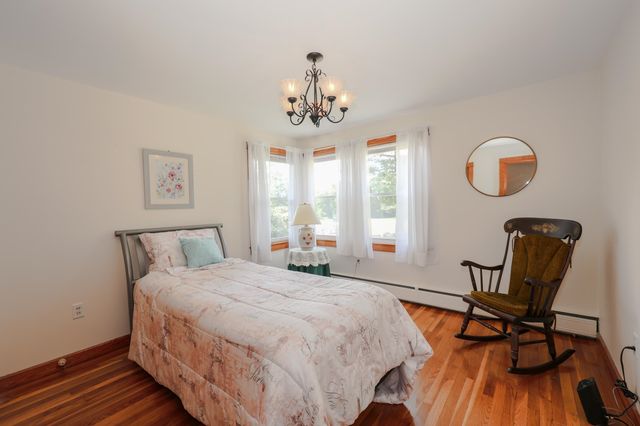 68 Robinson Road, Nashua, NH 03060