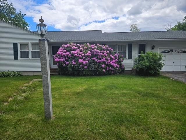 68 Robinson Road, Nashua, NH 03060