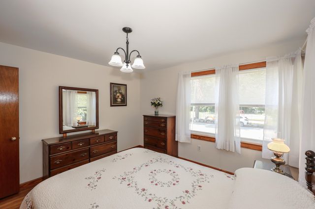 68 Robinson Road, Nashua, NH 03060