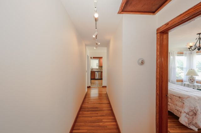 68 Robinson Road, Nashua, NH 03060