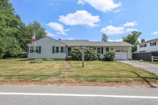 68 Robinson Road, Nashua, NH 03060