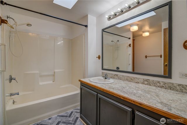 866 112th Street S, Tacoma, WA 98444