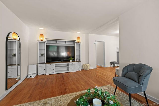5 Rockledge Avenue 1A, Hartsdale, NY 10530