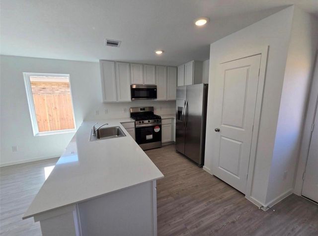 9511 Dazzling Tentacle Dr, Baytown, TX 77521