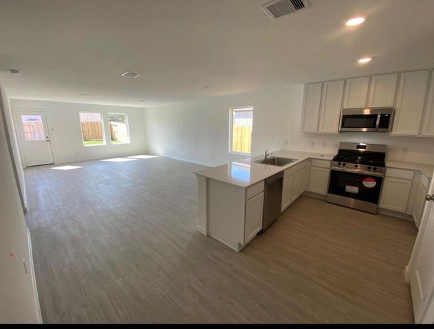9511 Dazzling Tentacle Dr, Baytown, TX 77521