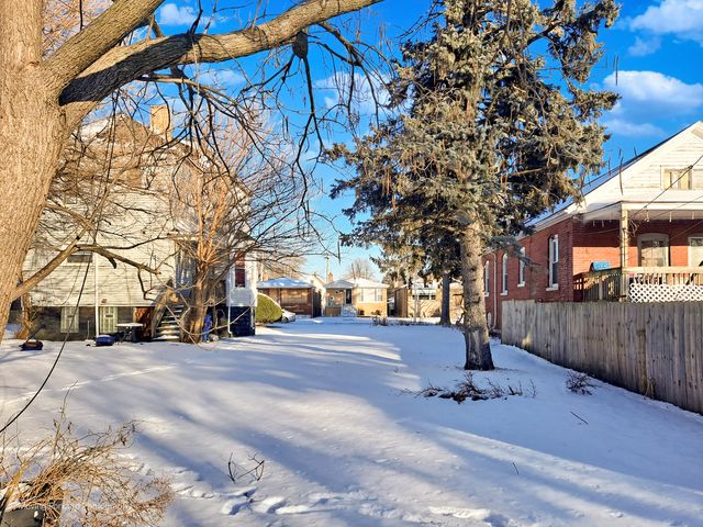 9318 S Cregier Avenue, Chicago, IL 60617