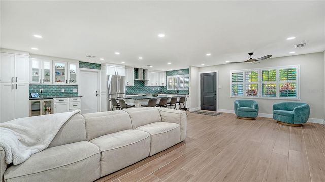 602 BUTTONWOOD DRIVE, Longboat Key, FL 34228