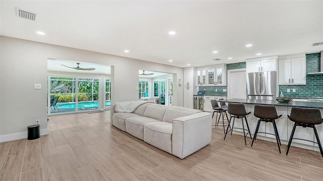 602 BUTTONWOOD DRIVE, Longboat Key, FL 34228