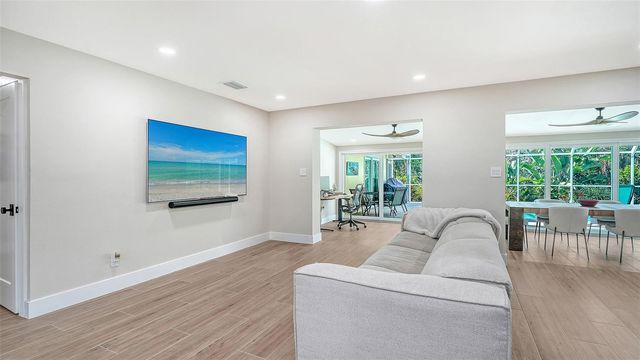 602 BUTTONWOOD DRIVE, Longboat Key, FL 34228