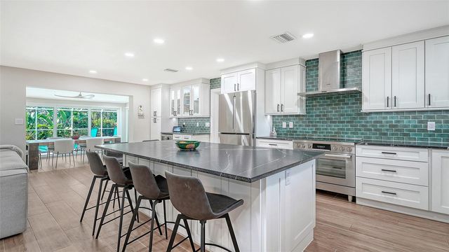 602 BUTTONWOOD DRIVE, Longboat Key, FL 34228