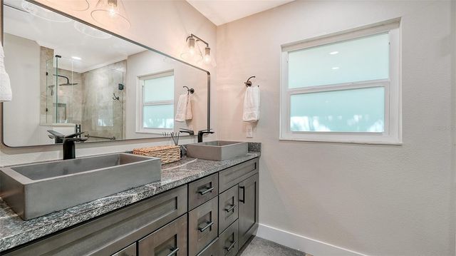 602 BUTTONWOOD DRIVE, Longboat Key, FL 34228