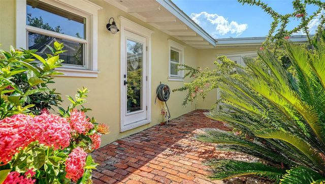 602 BUTTONWOOD DRIVE, Longboat Key, FL 34228