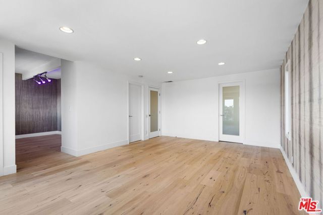 2226 Ronda Vista Drive, Los Angeles, CA 90027