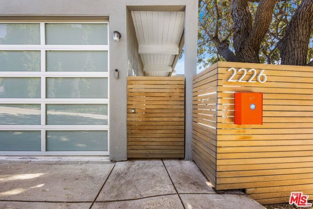 2226 Ronda Vista Drive, Los Angeles, CA 90027