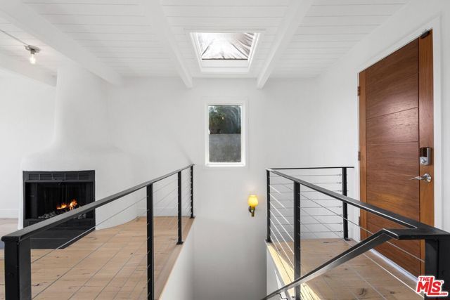 2226 Ronda Vista Drive, Los Angeles, CA 90027