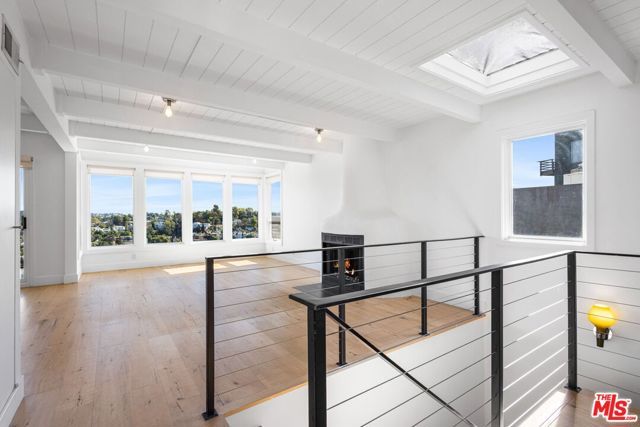 2226 Ronda Vista Drive, Los Angeles, CA 90027