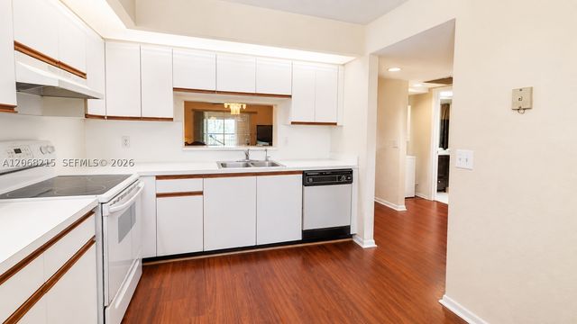 700 SW 128th Ave 209C, Pembroke Pines, FL 33027